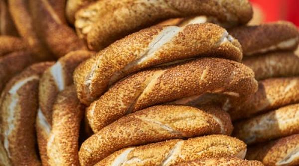 povestea caprioarei fetita covrigii ii mananca cu viteza o sa plang dupa ea