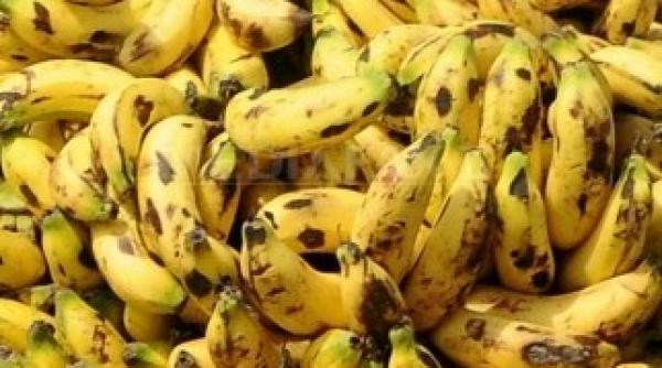 trucuri pentru a impiedica bananele sa se innegreasca