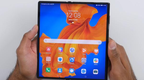noul huawei mate xs este un telefon pliabil de 12 000 lei