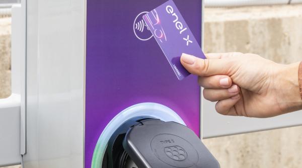 enel x parteneriat cu comisia europeana si bei pentru instalarea de statii de incarcare a vehiculelor electrice si in romania