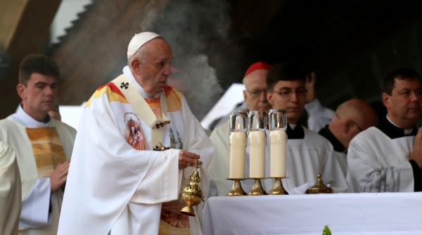 cum a fost surprins papa francisc a anulat o slujba religioasa
