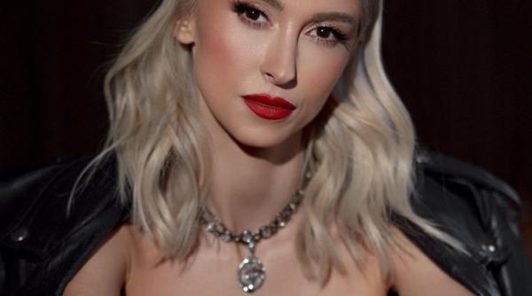 andreea balan divort vedeta scoasa din sarite de o fana nu ne tragem de sireturi mi se pare lipsa de bun simt