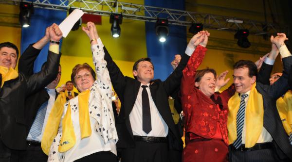 nicolai te scuipa oamenii pe strada nu uita