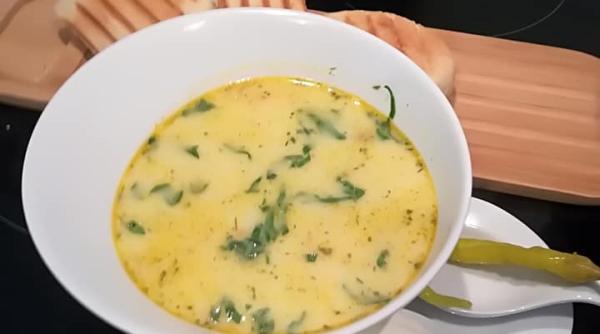 ciorba ardeleneasca cu usturoi