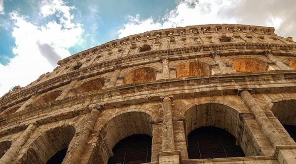 covid 19 loveste in turism monumente si atractii turistice importante inchise