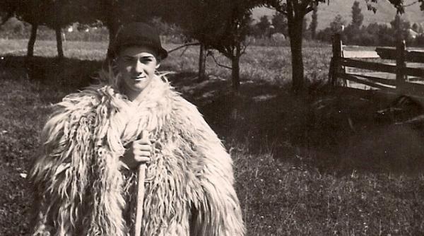 recunoasteti persoana din imagine este o mare vedeta a zilele noastre