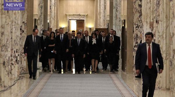 trei angajati ai guvernului suspecti de coronavirus