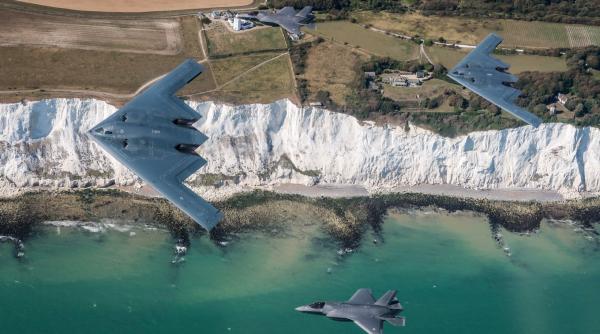 sua trimit bombardiere de razboi in europa