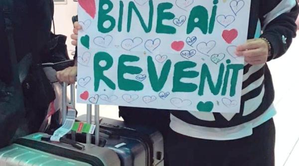 smiley in autoizolare in contextul epidemiei de coronavirus covid 19