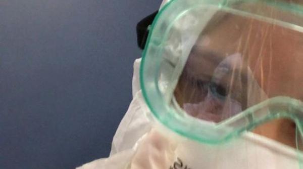 fiica primarului din deva  infectata si ea cu noul coronavirus  si a facut selfie in ambulanta