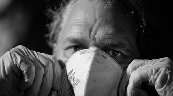 coronavirus zeci de mii de masti medicale furate dintr un depozit din germania