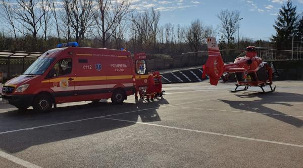 camion incarcat cu bitum rasturnat pe dn 79a in arad incarcatura s a scurs pe sosea trafic blocat