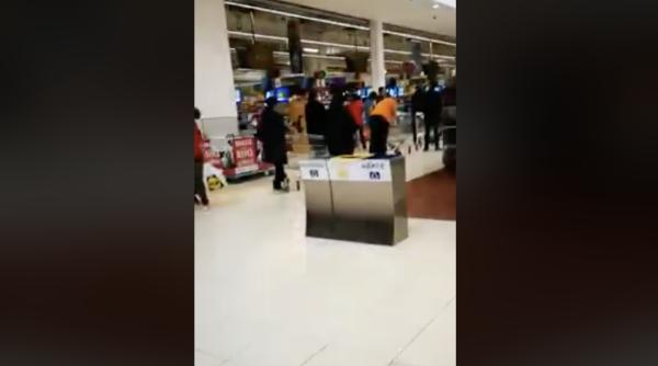 imaginile diminetii din baneasa shopping mall care se inchide luni video cozi uriase la cumparaturi