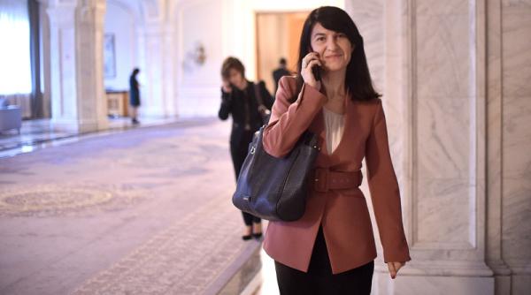 violeta alexandru noi explicatii privind plata pensiilor si a salariilor ce se intampla cu recalcularile