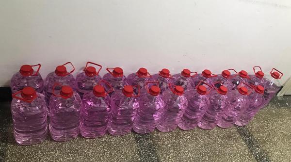 zeci de mii de materiale sanitare si dezinfectant confiscate dintr o piata din timisoara