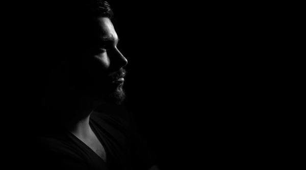 cum sa te tunzi singur acasa pe timp de pandemie daca esti barbat video