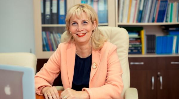 anca buzoianu rectorul umf cluj anunta producerea unui dezinfectant preparat la facultatea de farmacie reteta aprobata de oms