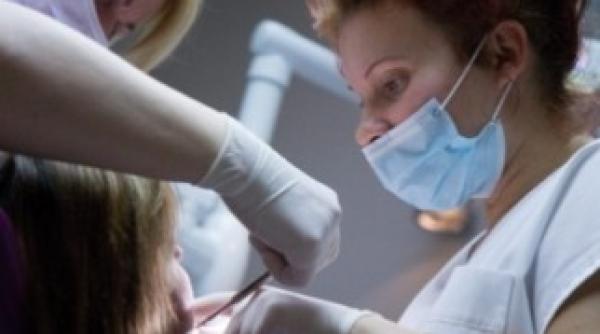 colegiul stomatologilor ataca presa in loc sa rezolve cu ministerul sanatatii problema tratamentelor de urgenta drept la replica al cmsr