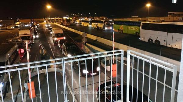 coada imensa de masini la nadlac ii cate ore asteapta romanii