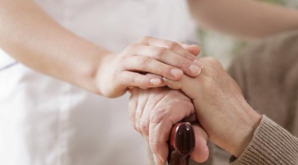 coronavirus austria in lipsa de ingrijitori va apela la romania si bulgaria