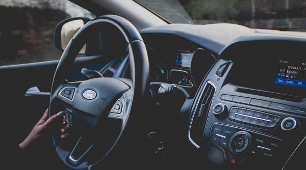 fabricile auto redeschide in plina pandemie de coronavirus