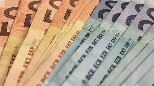 ce se intampla cu salariile jucatorilor si antrenorilor de la cfr cluj