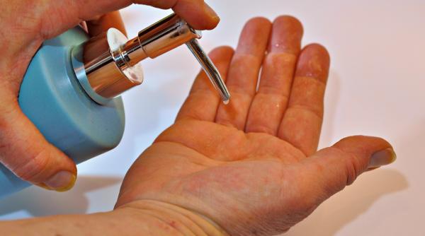 cel mai eficient dezinfectant de maini impotriva covid 19 ce spune medicul toxicolog radu tincu