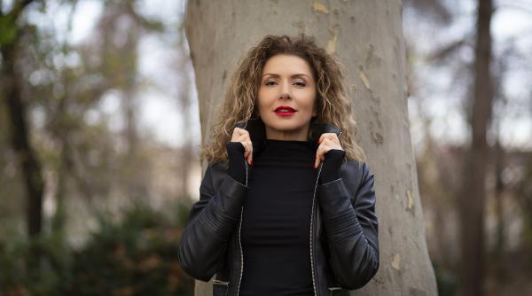 carmen bruma distractie cu cine a fost surprinsa video