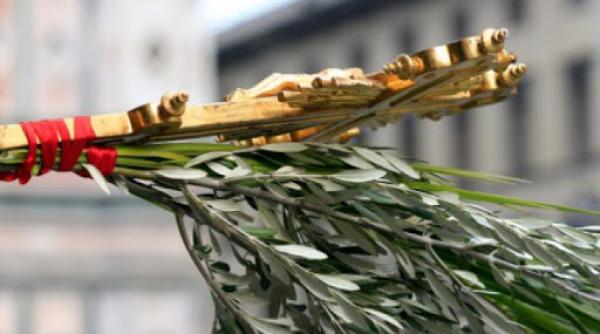 duminica floriilor la romano catolici cum pot fi urmarite slujbele