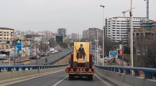 moastele sfantului dimitrie cel nou scoase pe strada se asteapta o noua minune
