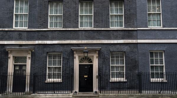 cine va prelua conducerea marii britanii daca boris johnson nu mai poate guverna