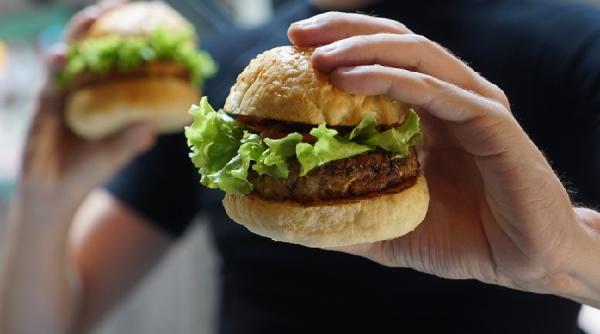 familie amendata ca a iesit la fast food  cum i au mintit parintii pe politisti