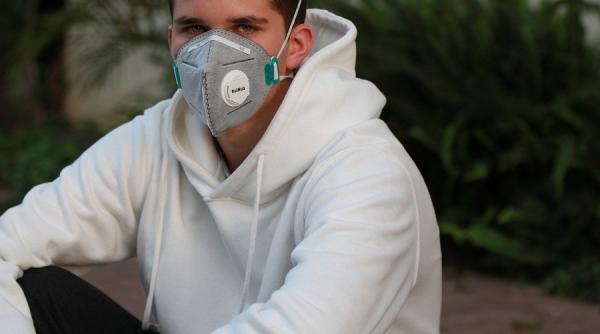 un oras resedinta de judet impune purtarea mastii de protectie