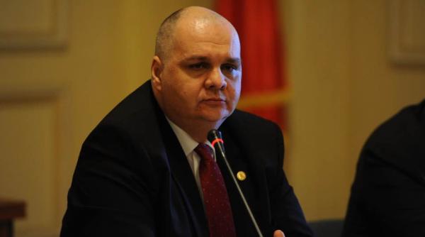 asistentii si moasele  sarbatoare in plin razboi  florin buicu  sunt in prima linie