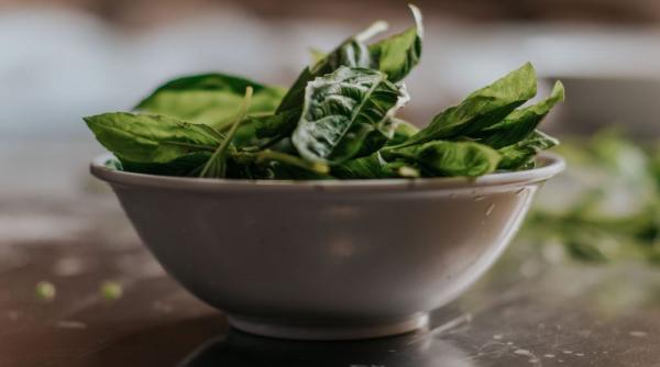 asa pregatesti ciorba taraneasca de spanac e delicioasa mai ales servita cu paine prajita