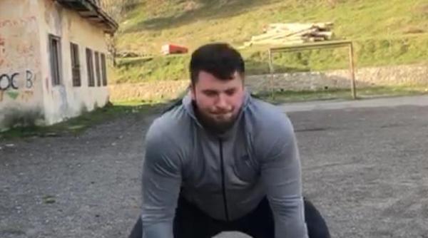 el e hercule de romania campion national ridica bolovani de 50 de kilograme