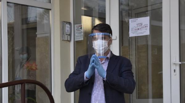 s a inchinat si s a rugat pentru oprirea pandemiei apoi a primit un telefon directorul sga suceava demis