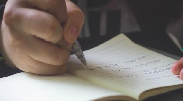 sectorul 1 va acorda 22 000 de burse pentru sem ii