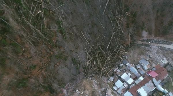 alunecare masiva de teren pericol de inundatii alexe a ajuns pana la case