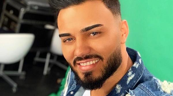 jador se lasa de cantat din cauza lui viorel video