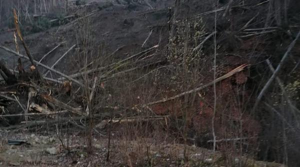 alunecare masiva de teren la azuga anar intervine pentru degajare