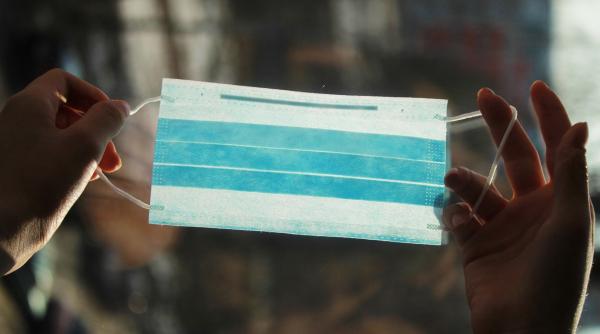 studiu nou covid 19 la 4 metri de persoane infectate cum ajung medicii purtatori de virus