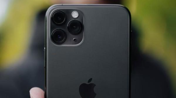 apple planuieste sa lanseze 4 iphone uri in acest an