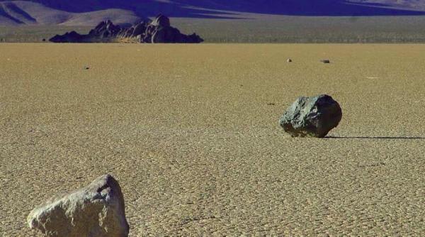 pietrele miscatoare din valea mortii sua explicatia nasa