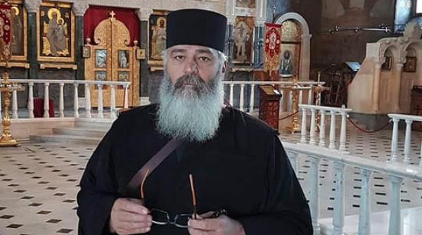 un calugar vrea slujbe de inviere cu credinciosi prezenti avertisment pentru politicieni au avut nevoie candva de voturi