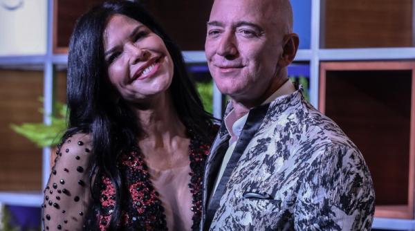 jeff bezos a devenit si mai bogat