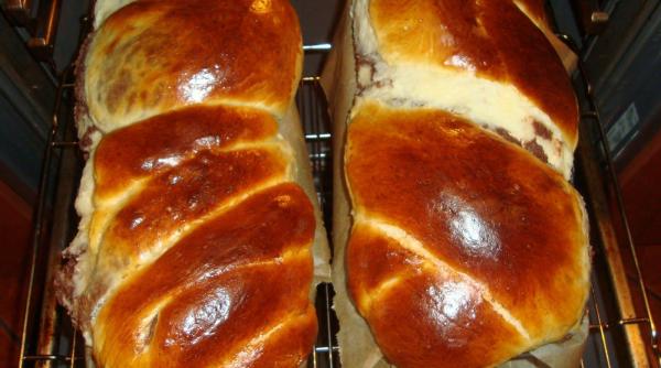 cozonac moldovenesc reteta iubita de romani traditie pe masa de pasti