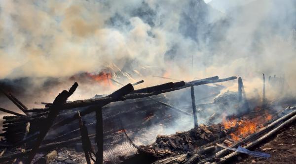incendiu violent la manastirea ramet acesta ar fi fost pus intentionat