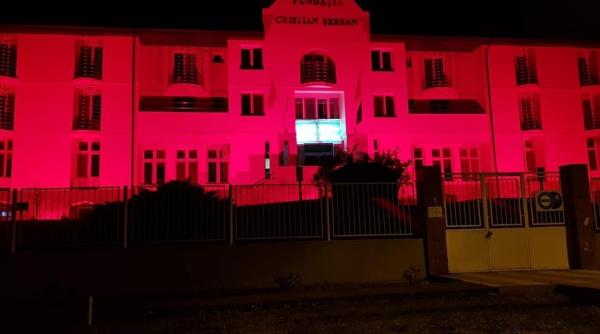 omagiu de ziua mondiala a hemofiliei centru medical acoperit in rosu