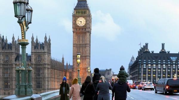 peste jumatate de milion de romani au cerut rezidenta in marea britanie